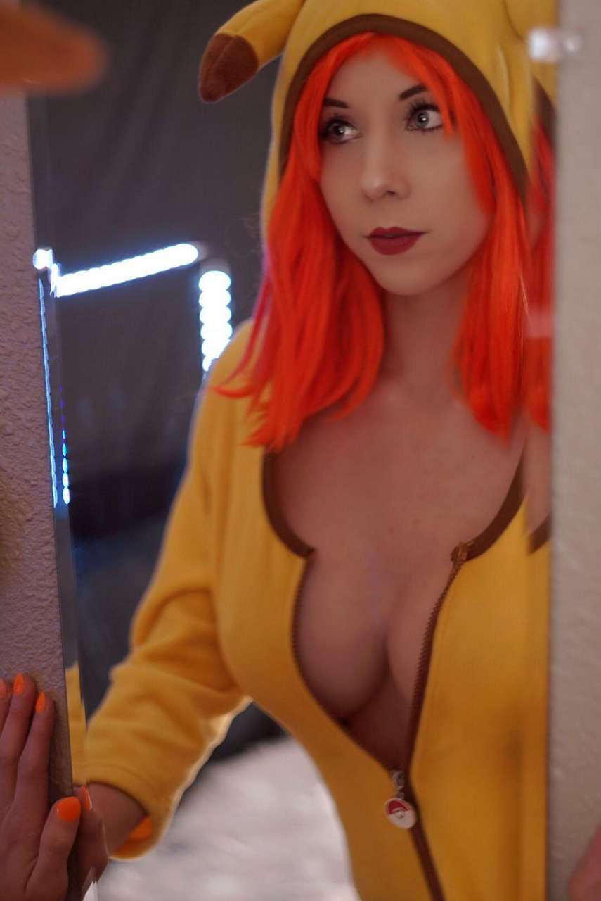 A Wild Pikachu Appeared Shannnwow Cosplay From Instagra