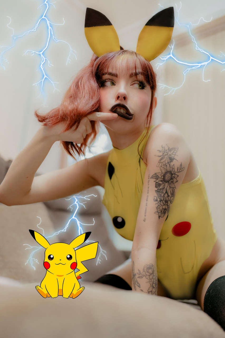 Amanda Welp As Pikach