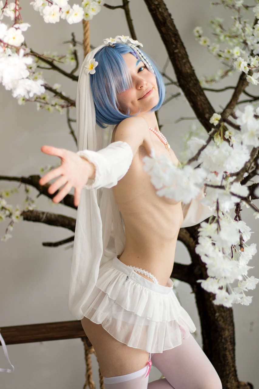 Dont Miss The Chance For Rem To Take You To 2d World D Cosplay By Murrning Glo