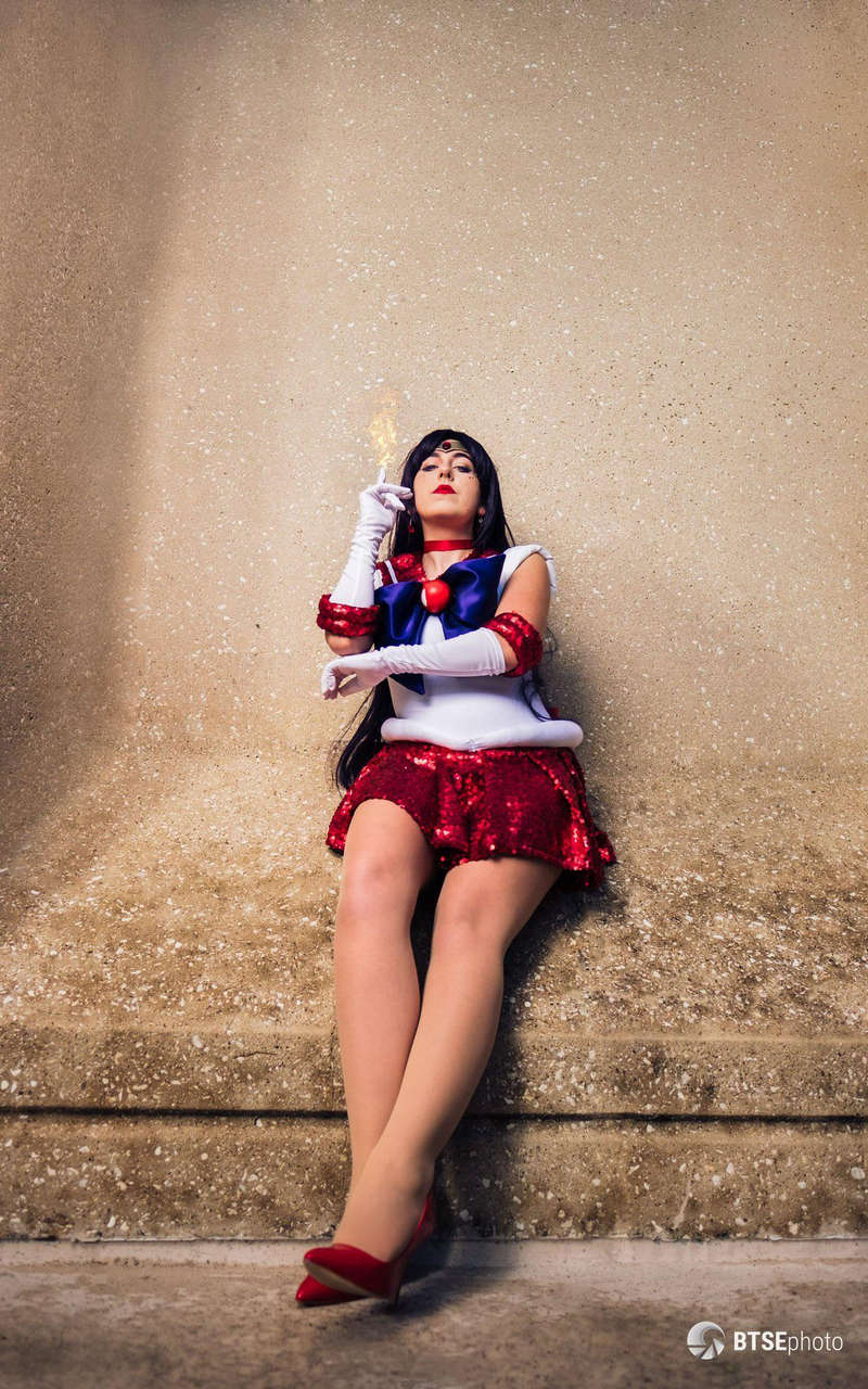 Pathetic Sailor Mars Cosplay By The Lovely Wowmalpa