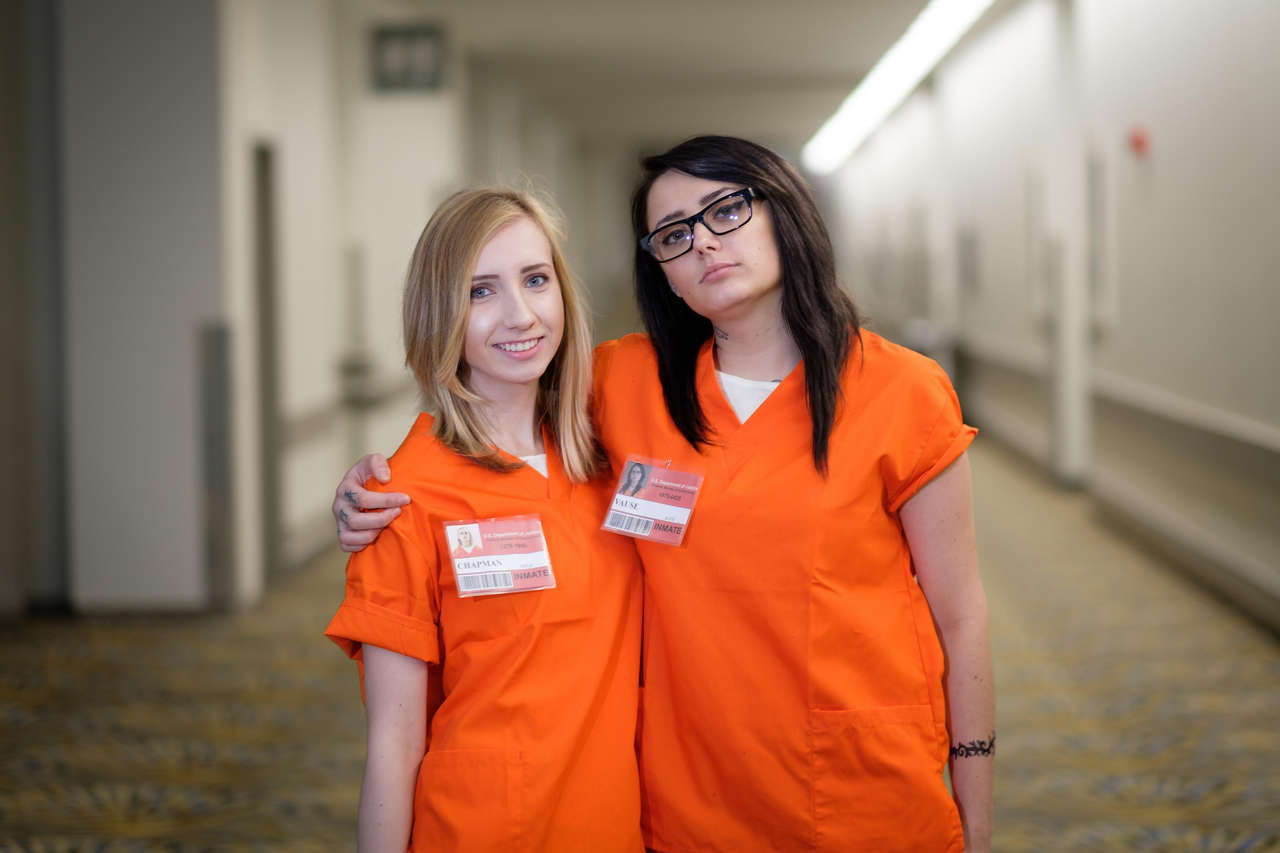 Peepcosplay As Alex And Piper From Oitn