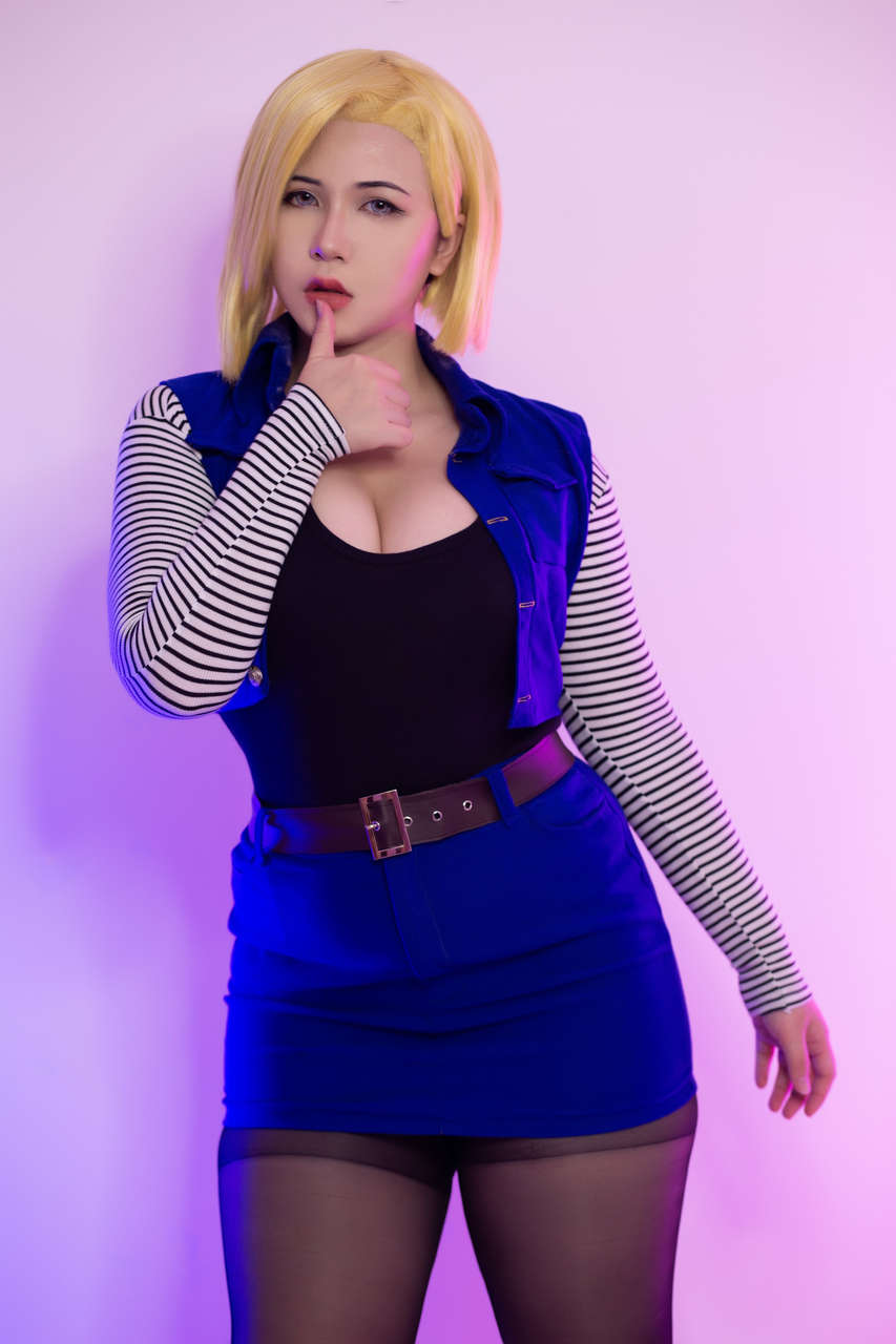 Android 18 Cosplay By Uyu