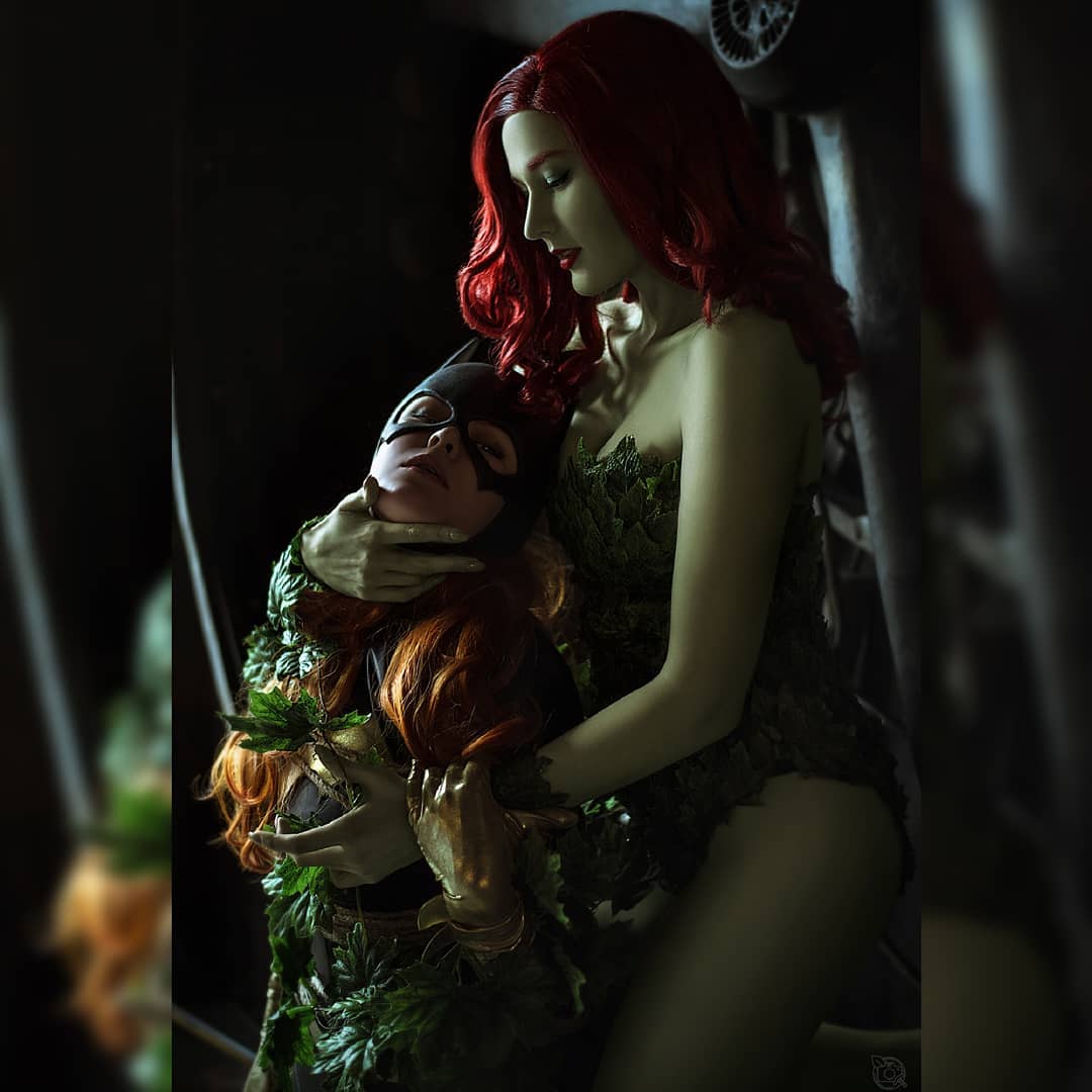 Batgirl Julia Shuenkova And Poison Ivy Letana Cospla