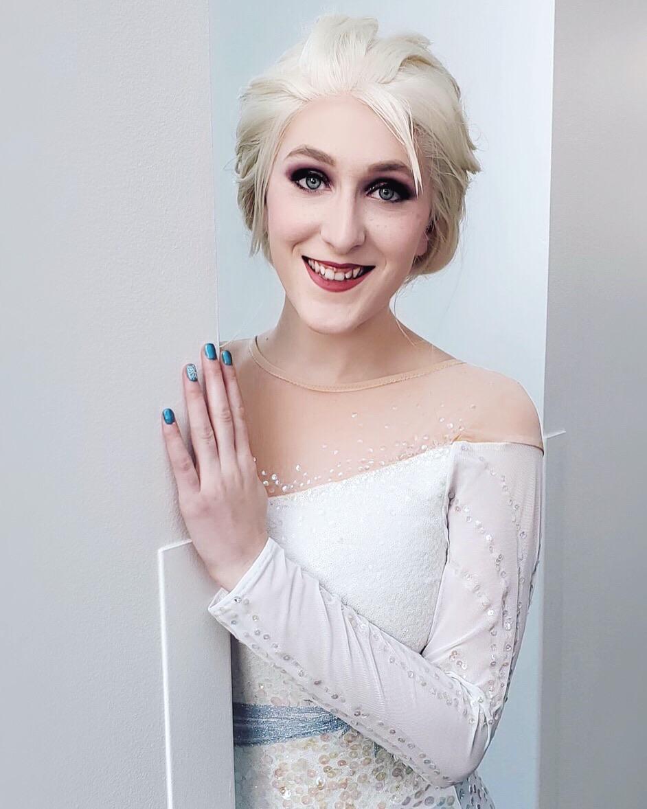 Bexcosplay Self As Elsa From Frozen 2 I Decided To Make The White Dress Every Sequin Was Individually Glued On But It Was Worth I