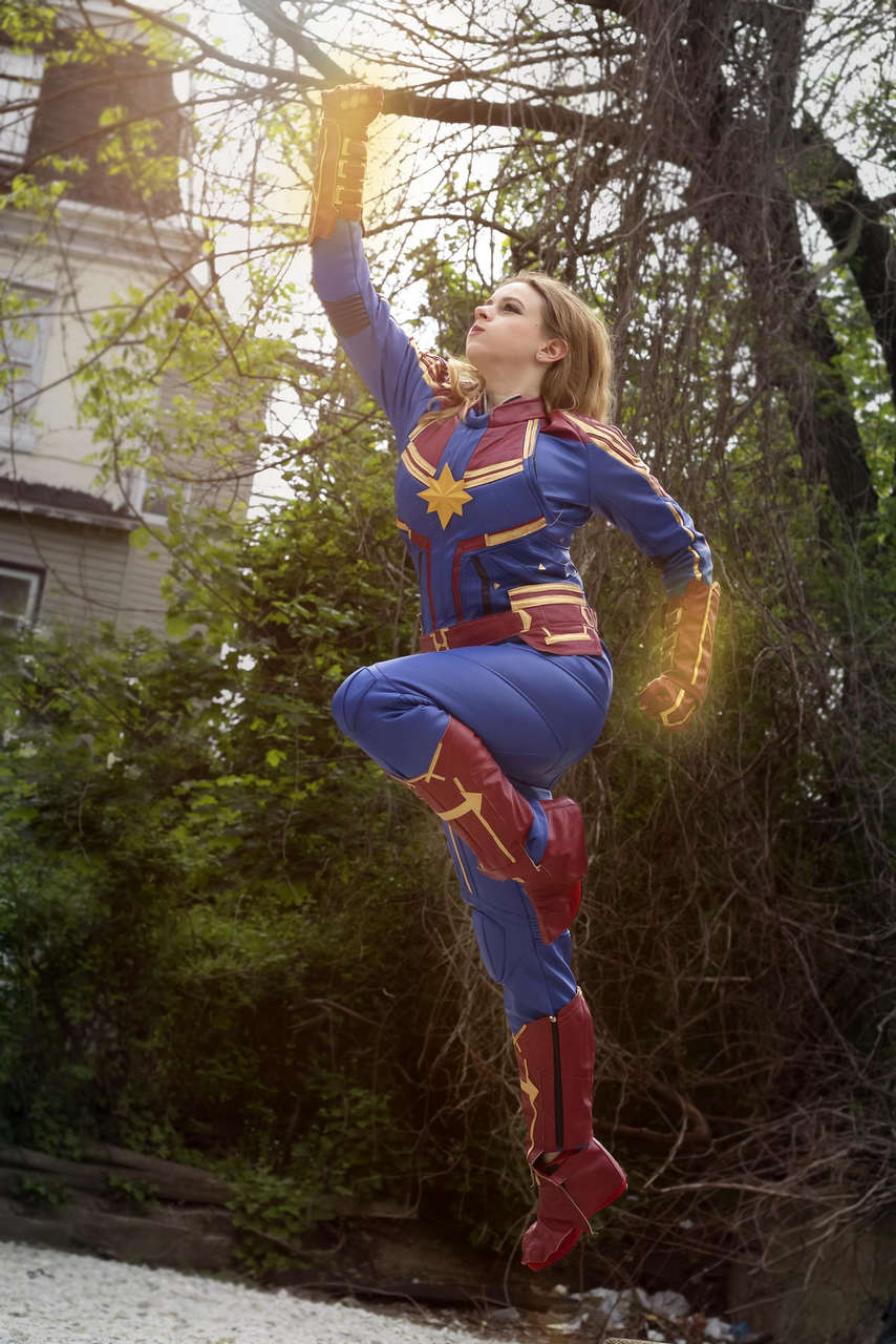 Captain Marvel Carol Danvers Cosplay By Fandom Spotlit