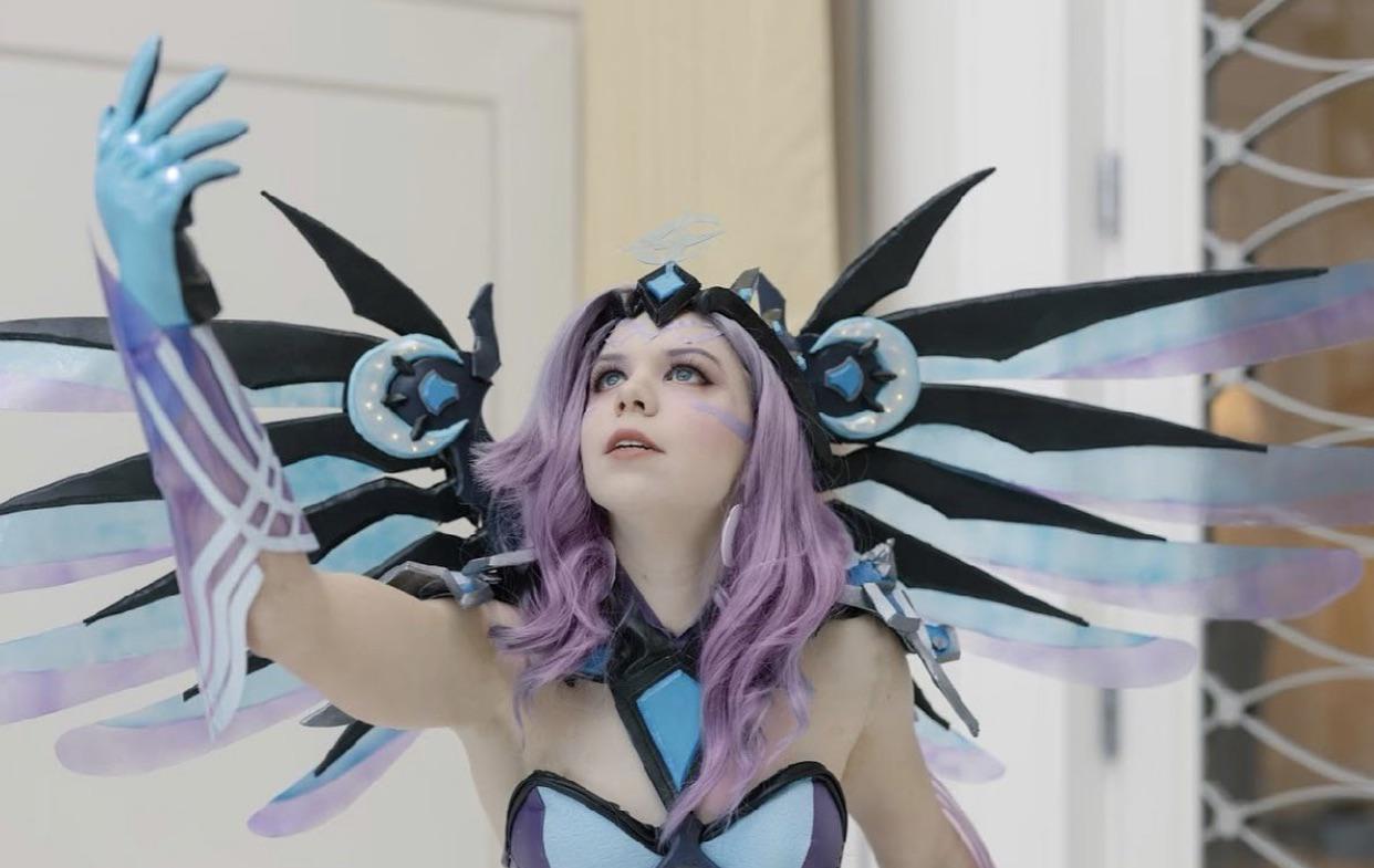 Cosplay Electric Seafoam As Atlantic Mercy From Overwatc