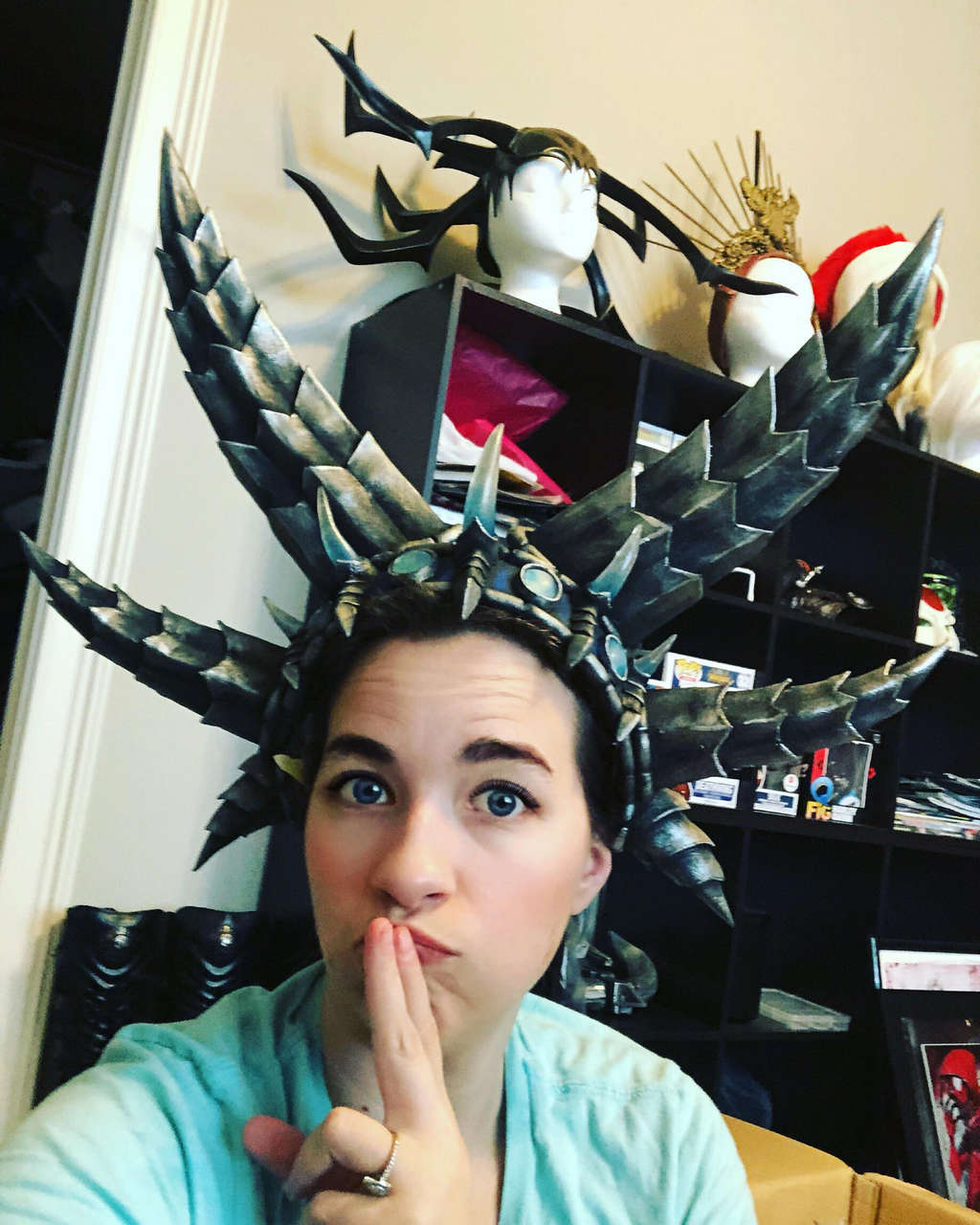 Cosplaysbylo I Have A Crown Problem Lo