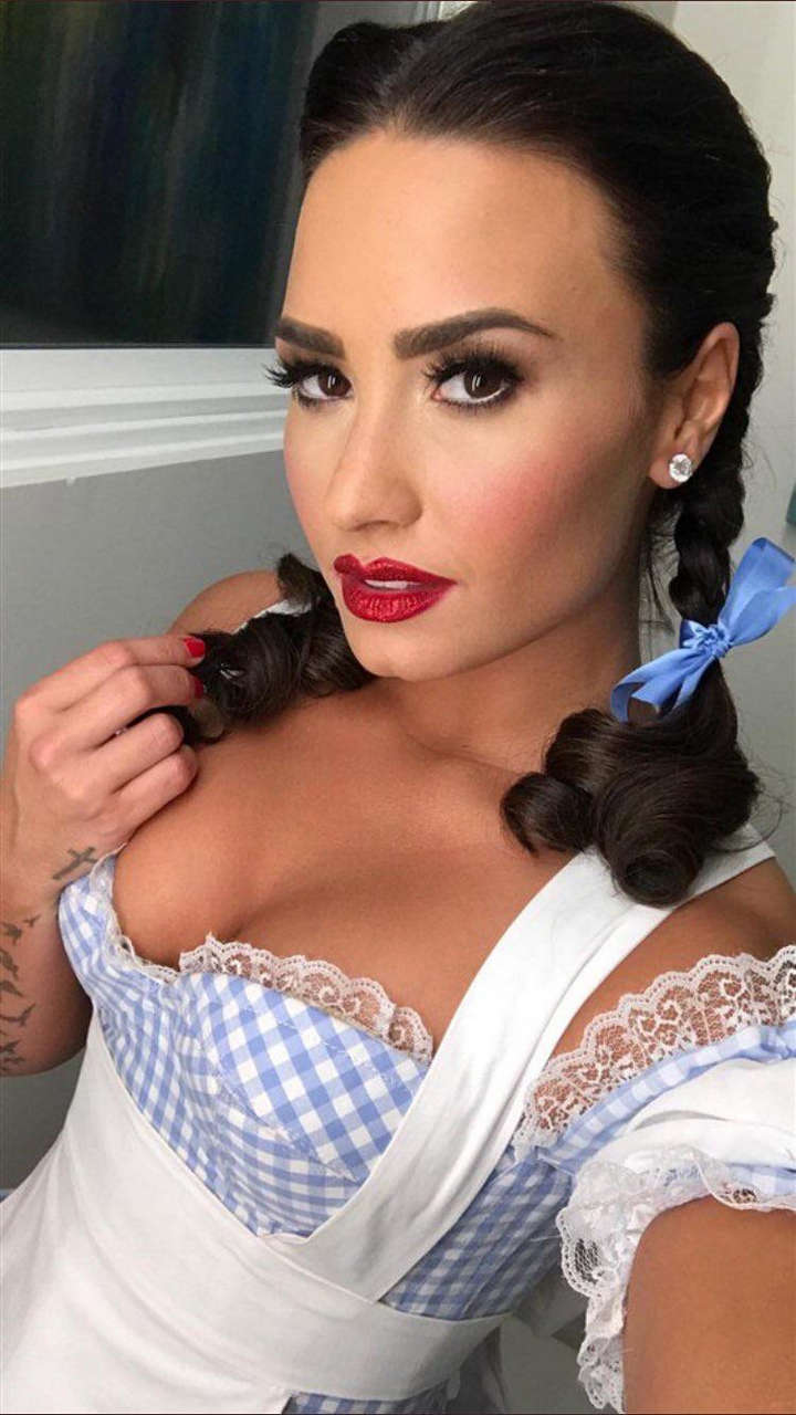 Demi Lovato As Dorothy Wizard Of O