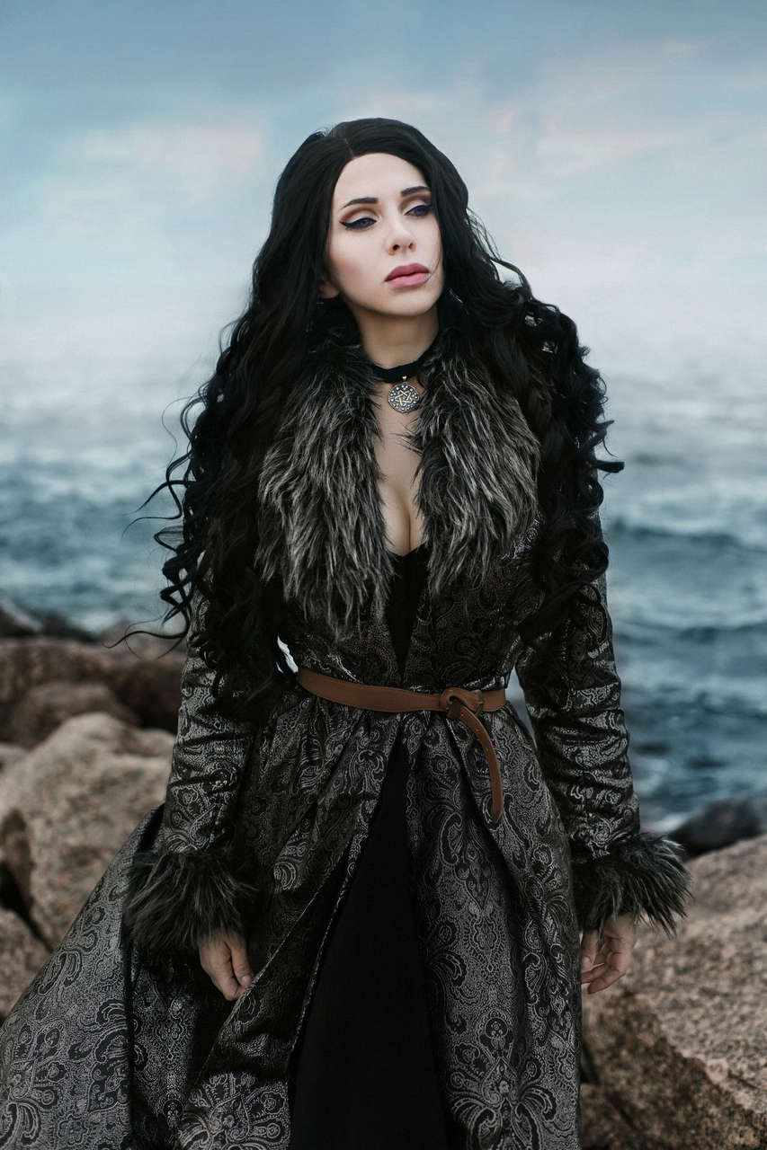 Elena Samko As Yennefer Netflix The Witcher Netfli