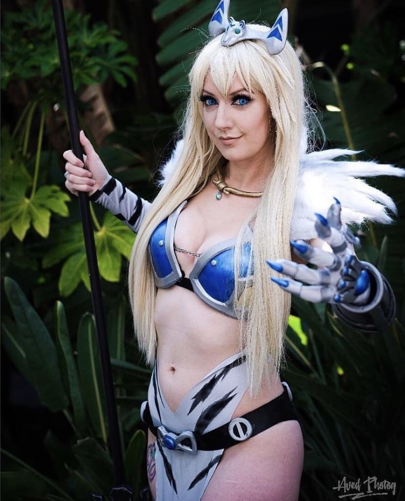 Elina Queens Blade By Sparkle Stach