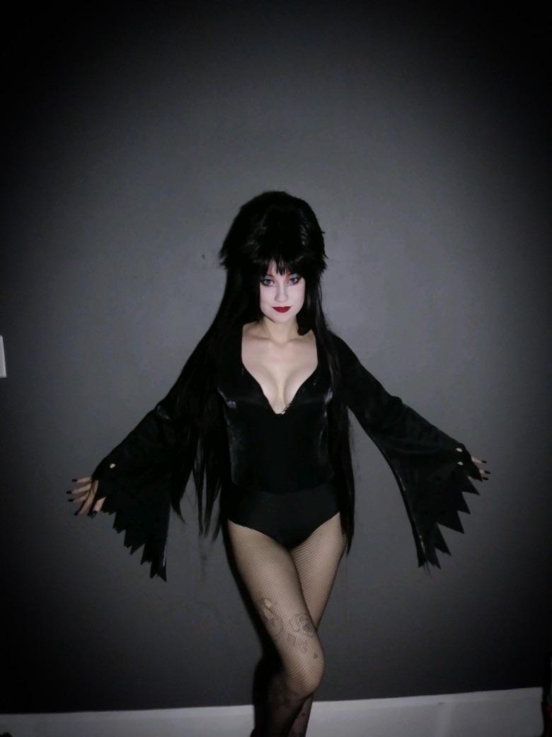 Elvira Mistress Of The Dark By Lazarettocospla