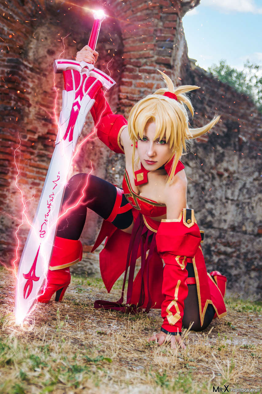 Fate Apocrypha Fa Saber Of Red Mordred Battle Cosplay By Miyuinvers