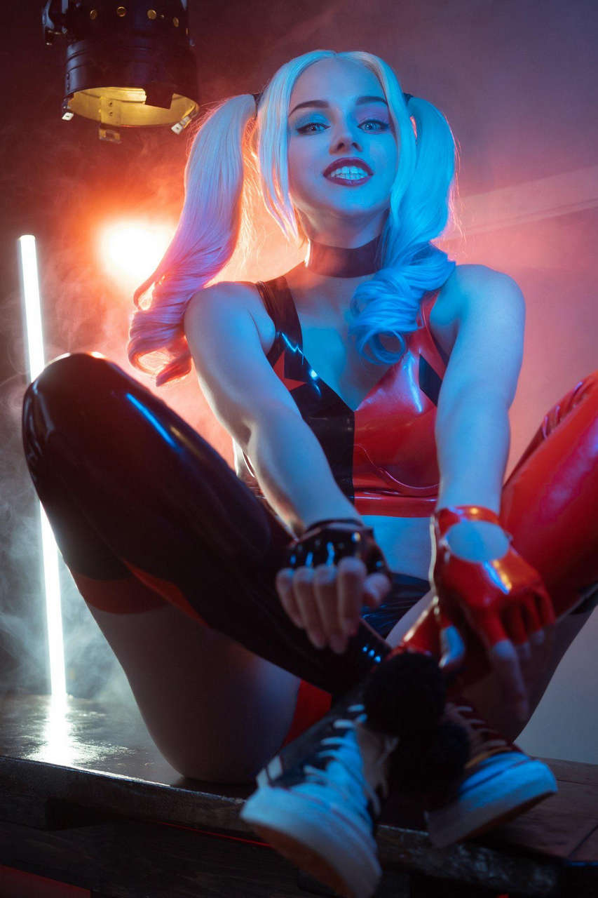 Harley Quinn Cosplay By Shirogane Sam