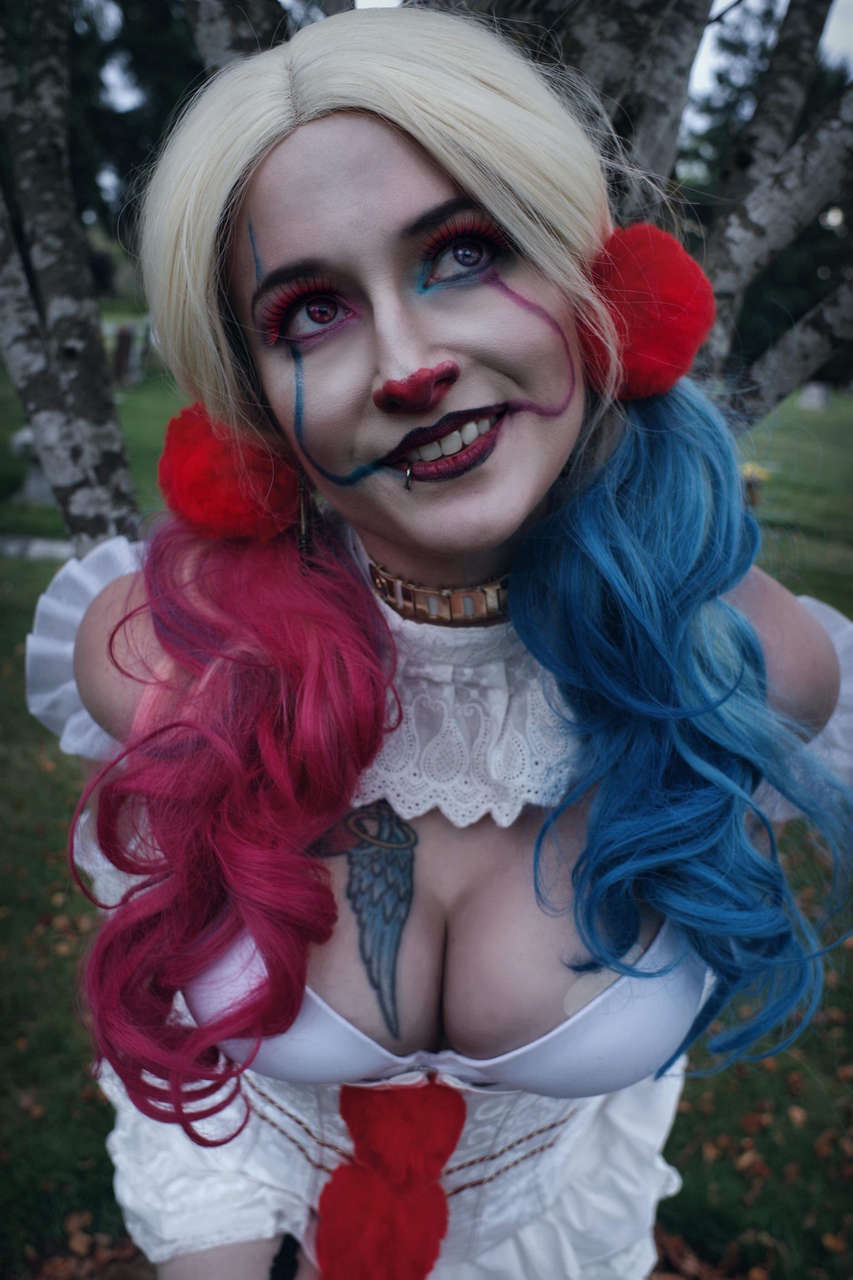 Harley Quinn Pennywise Mashup By Captive Cospla