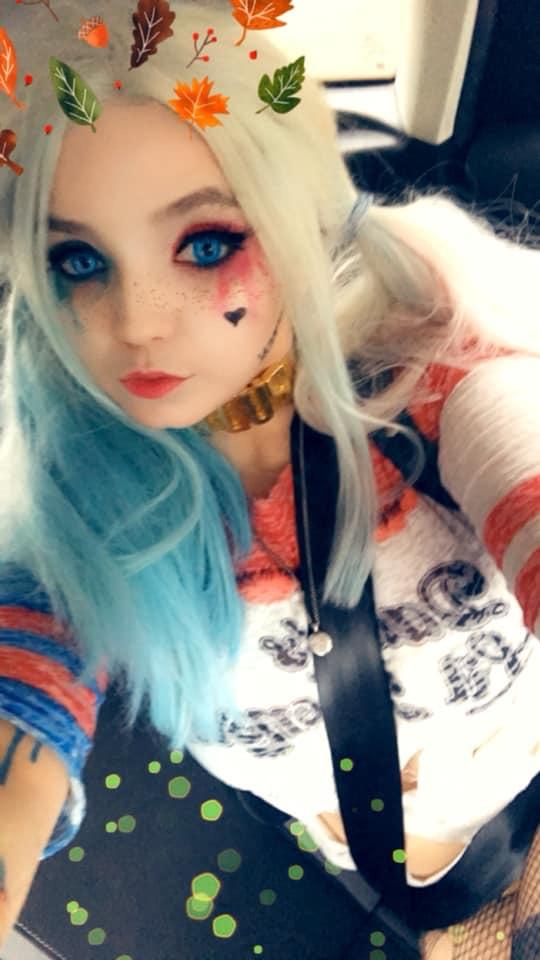 Have A Harley Quinn Selfie For Your Tuesda