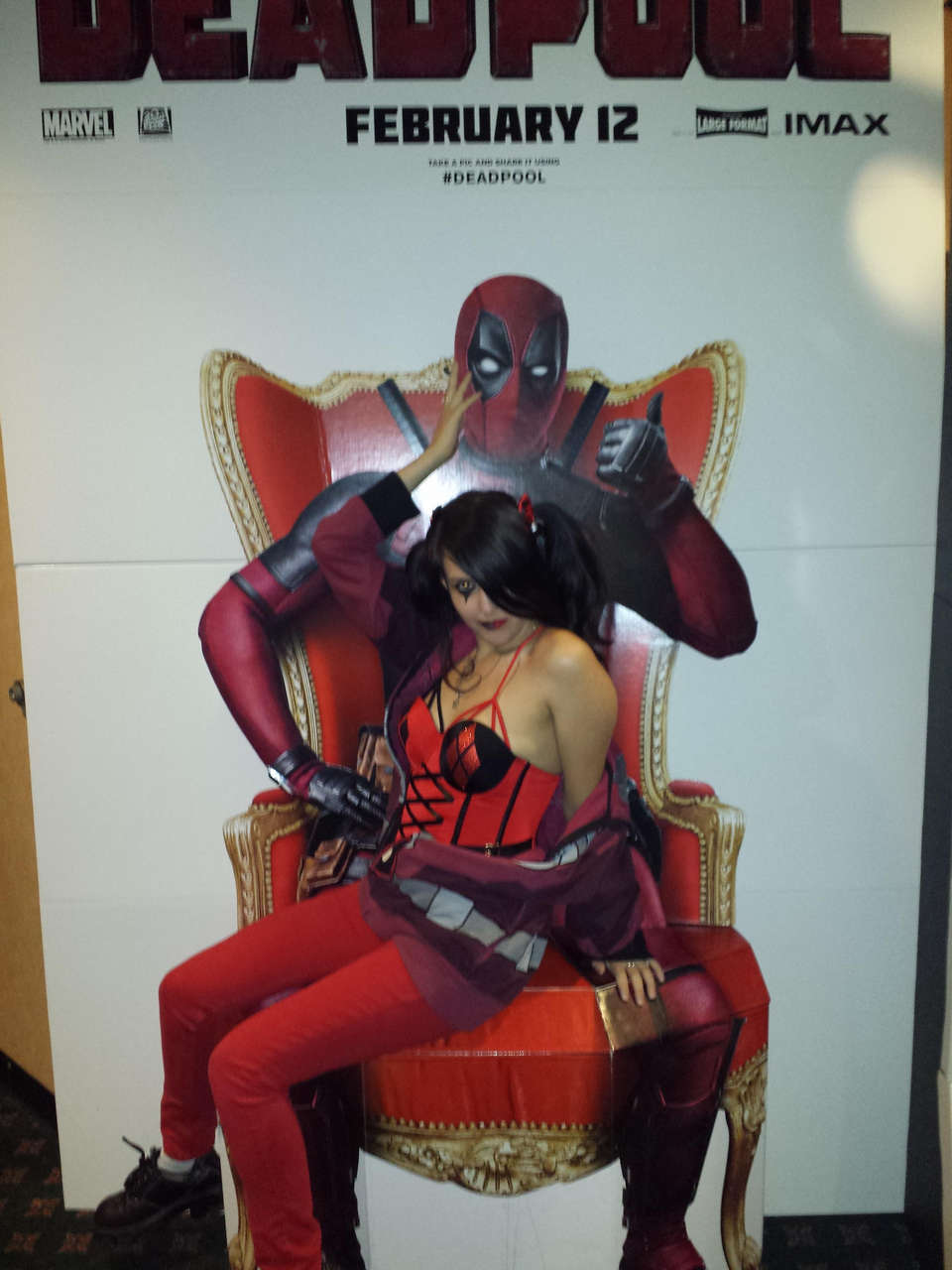 I Attended The Deadpool Premier And Dressed Up As Harley Quinn As If She Was A Fan Of The Deadpool Comic