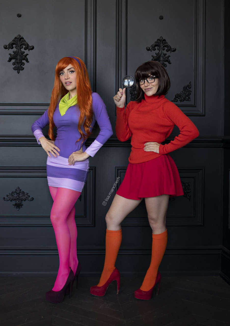 I Cosplayed As Both Daphne And Velma Sel