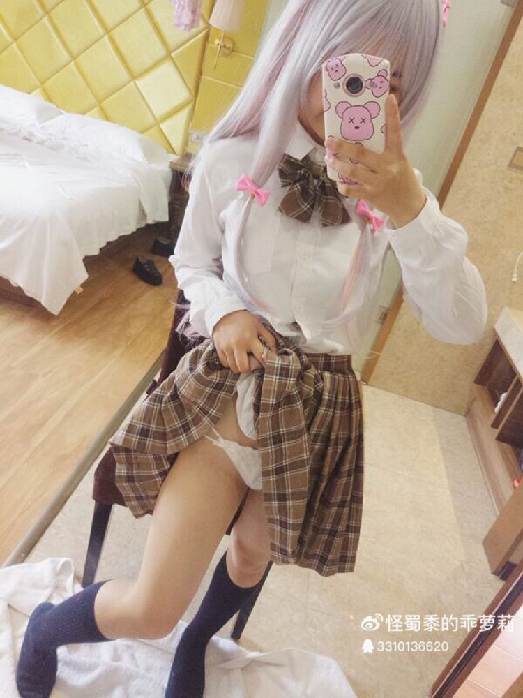 Izumi Sagiri School Uniform