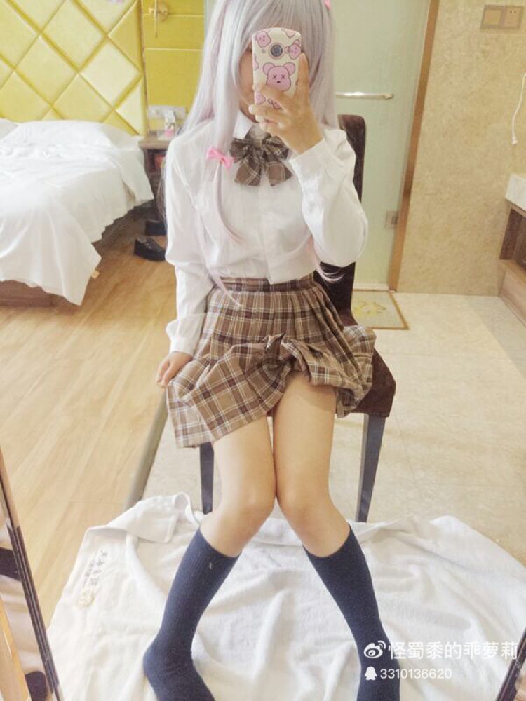 Izumi Sagiri School Uniform