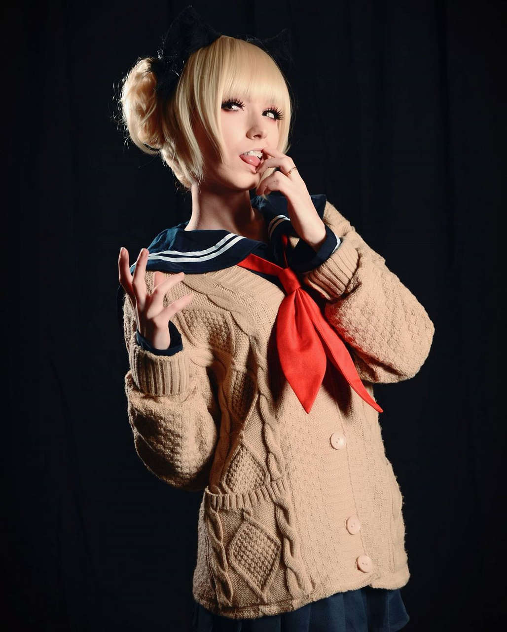 Kqueentsun As Himiko Tog