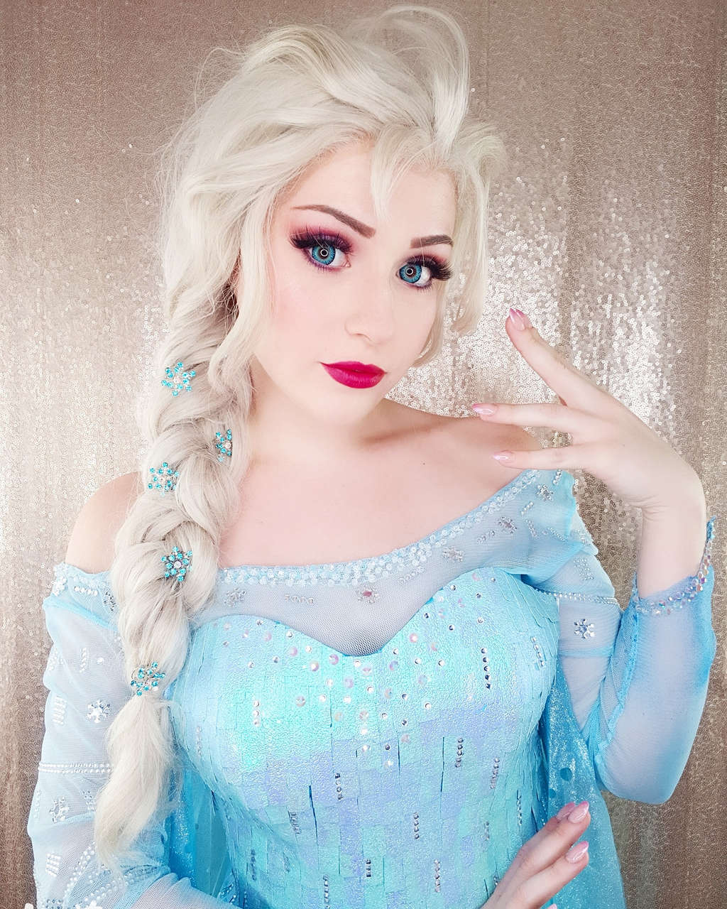 Laura Iurilli As Elsa Froze