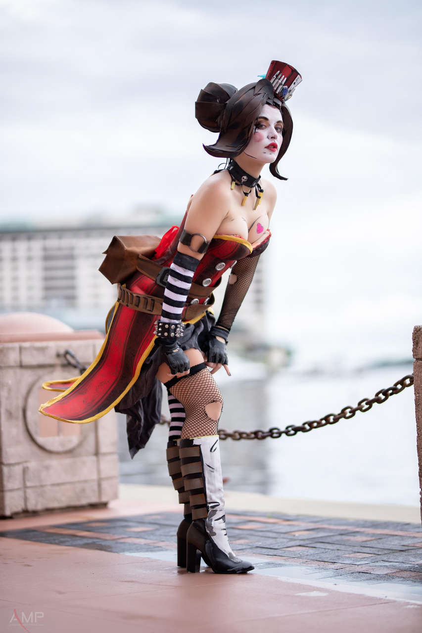 Mad Moxxi From Bl3 Chickypuffcosplay On Inst