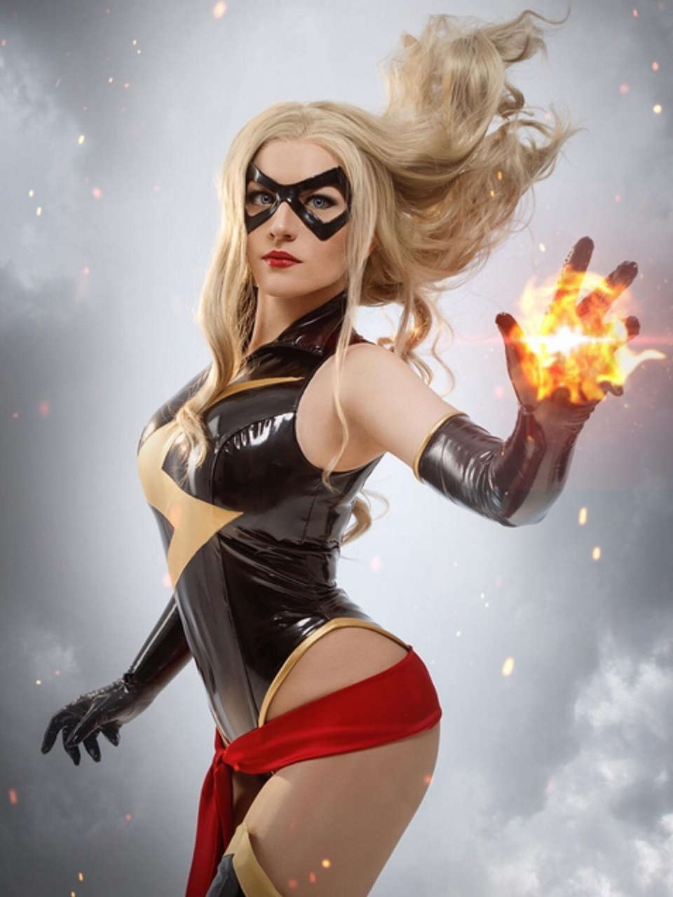 Miss Marvel Cosplay By Zoe Wol