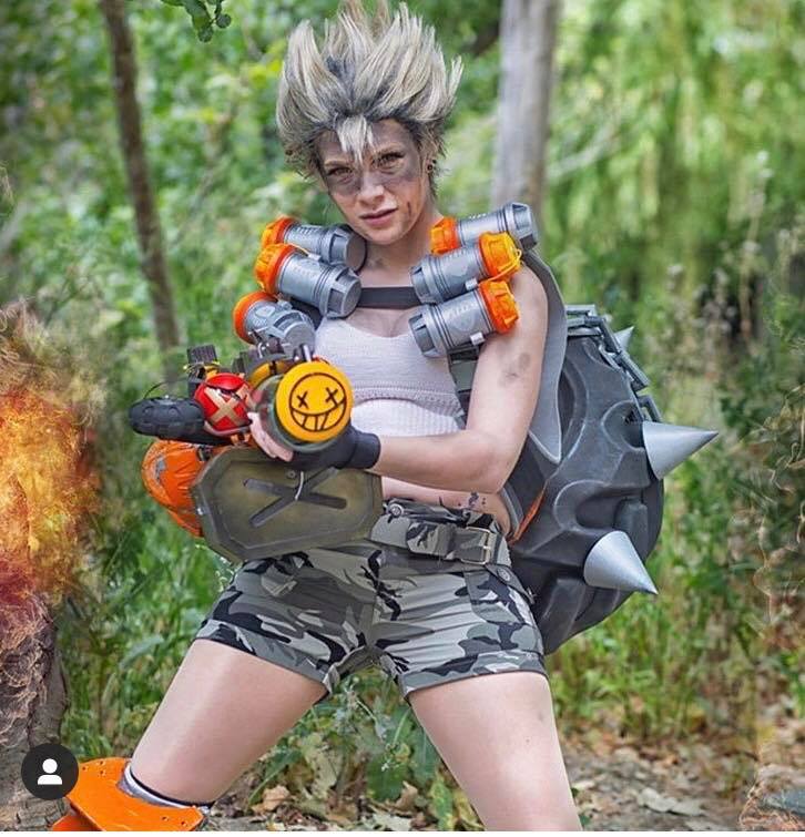 Overwatchs Junkrat Cosplay By Lysa Lovely Props Made By Designedby Studi