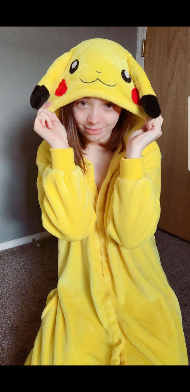 Pikachu By Gh0stbunni
