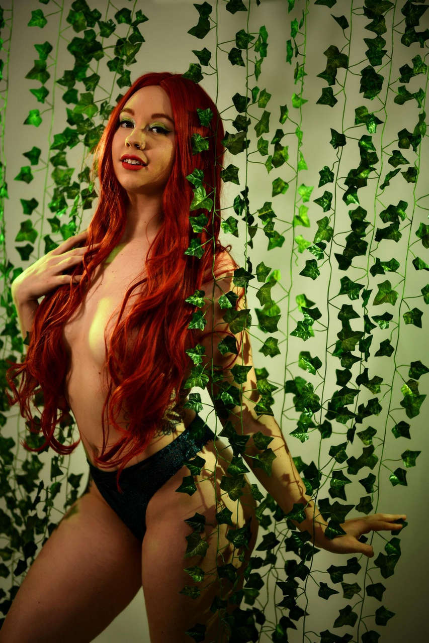 Poison Ivy Is Here To Play From Tinybat Cospla