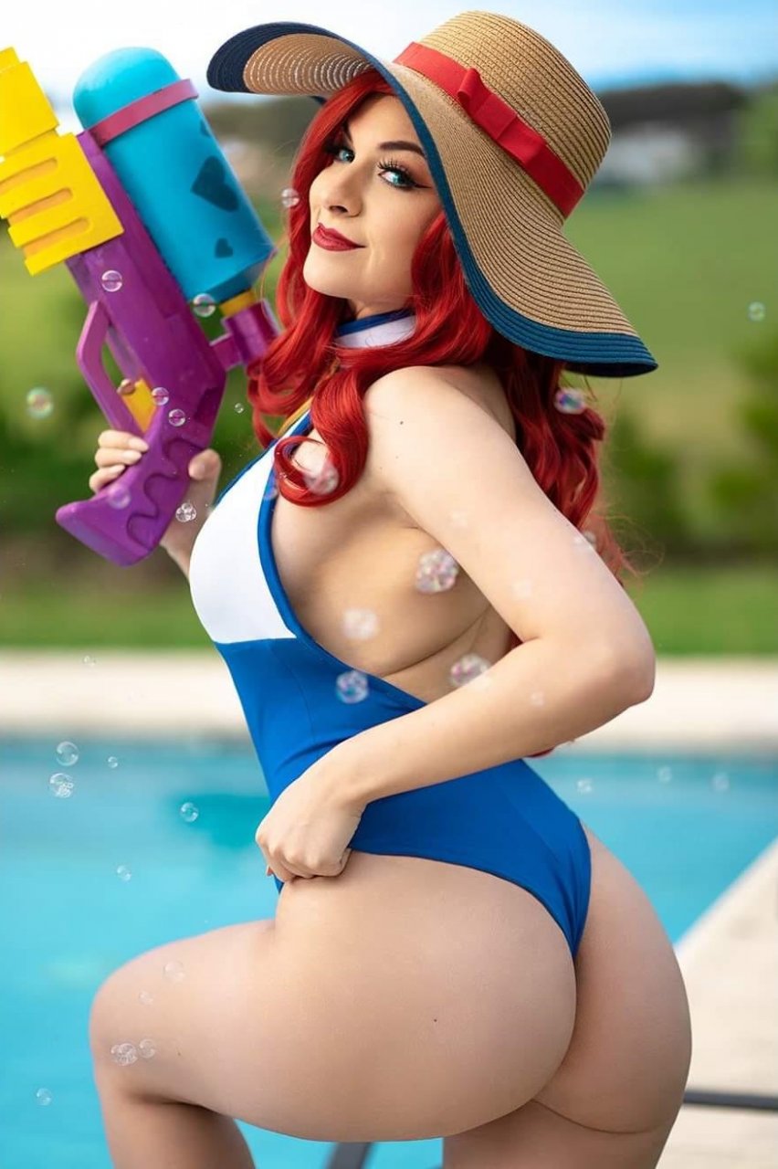 Pool Party Miss Fortune By Peytoncospla