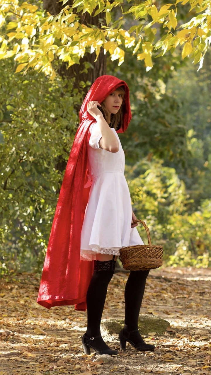 Red Riding Hoo