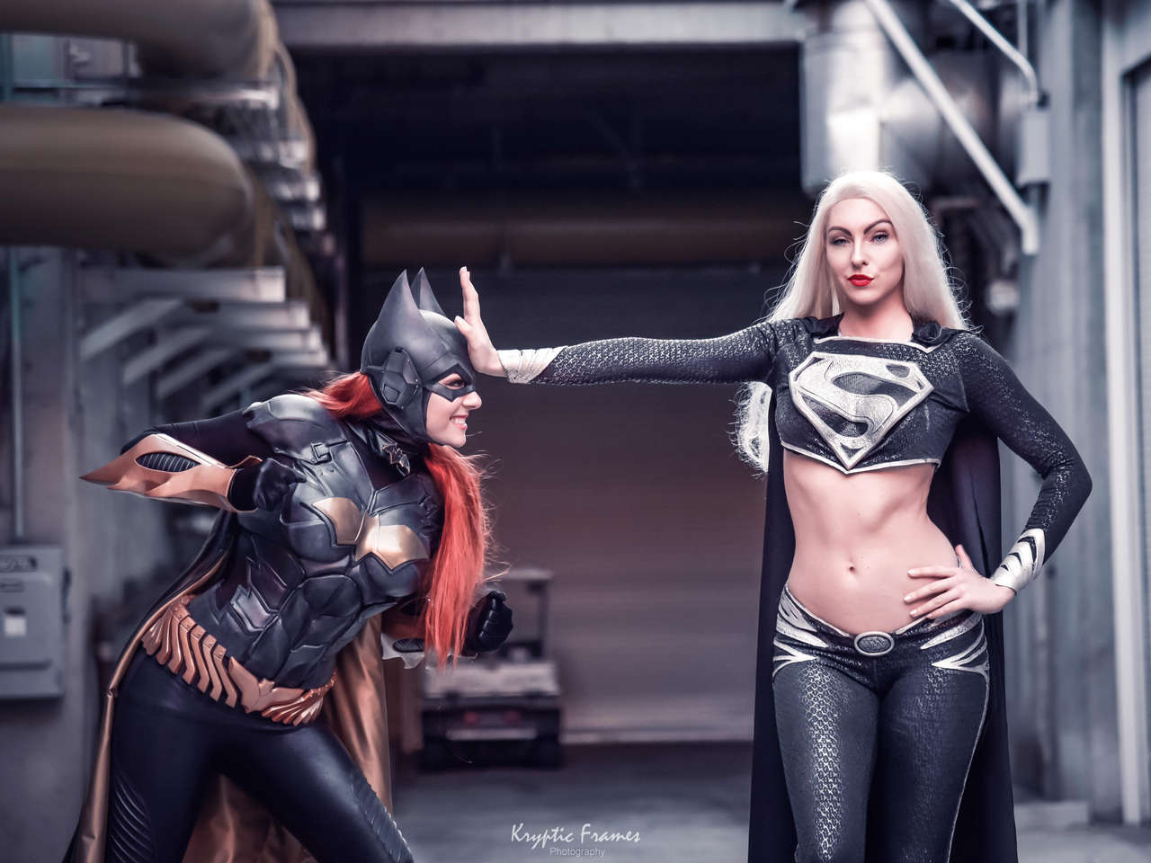 Self Batgirl Vs Supergir