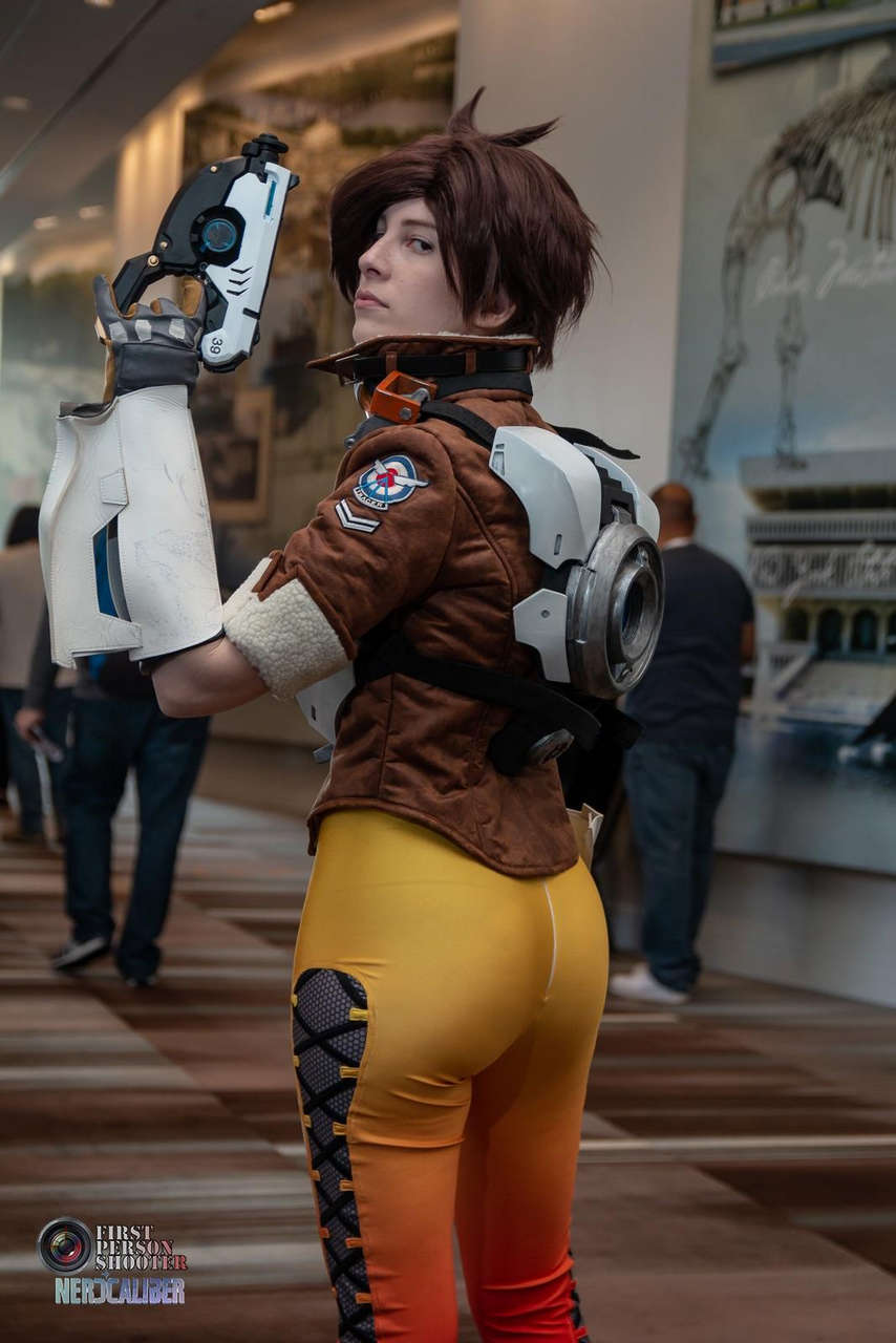 Self Got To Get The Tracer Booty Sho