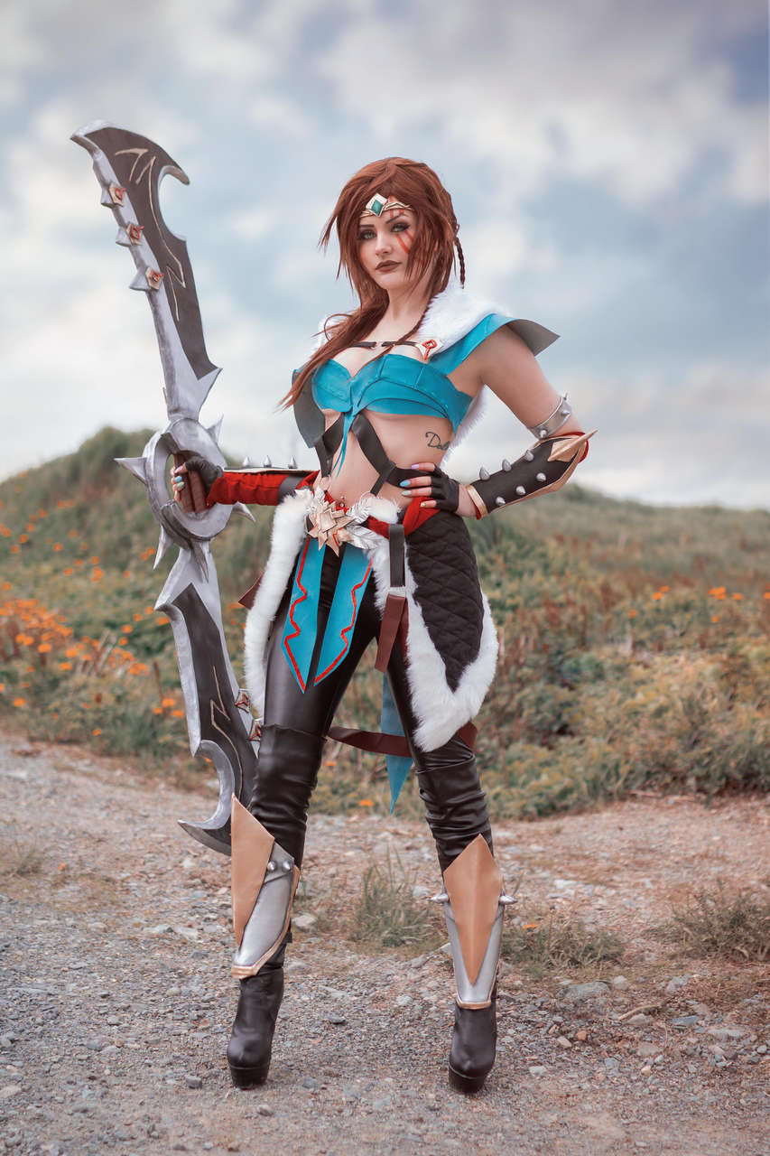 Self League Of Legends Female Draven Cosplay By Ri Car