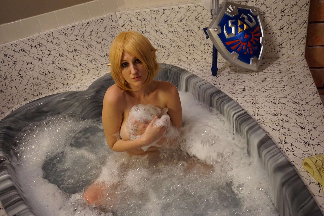 Self Link Taking A Bath Stephanie Eil