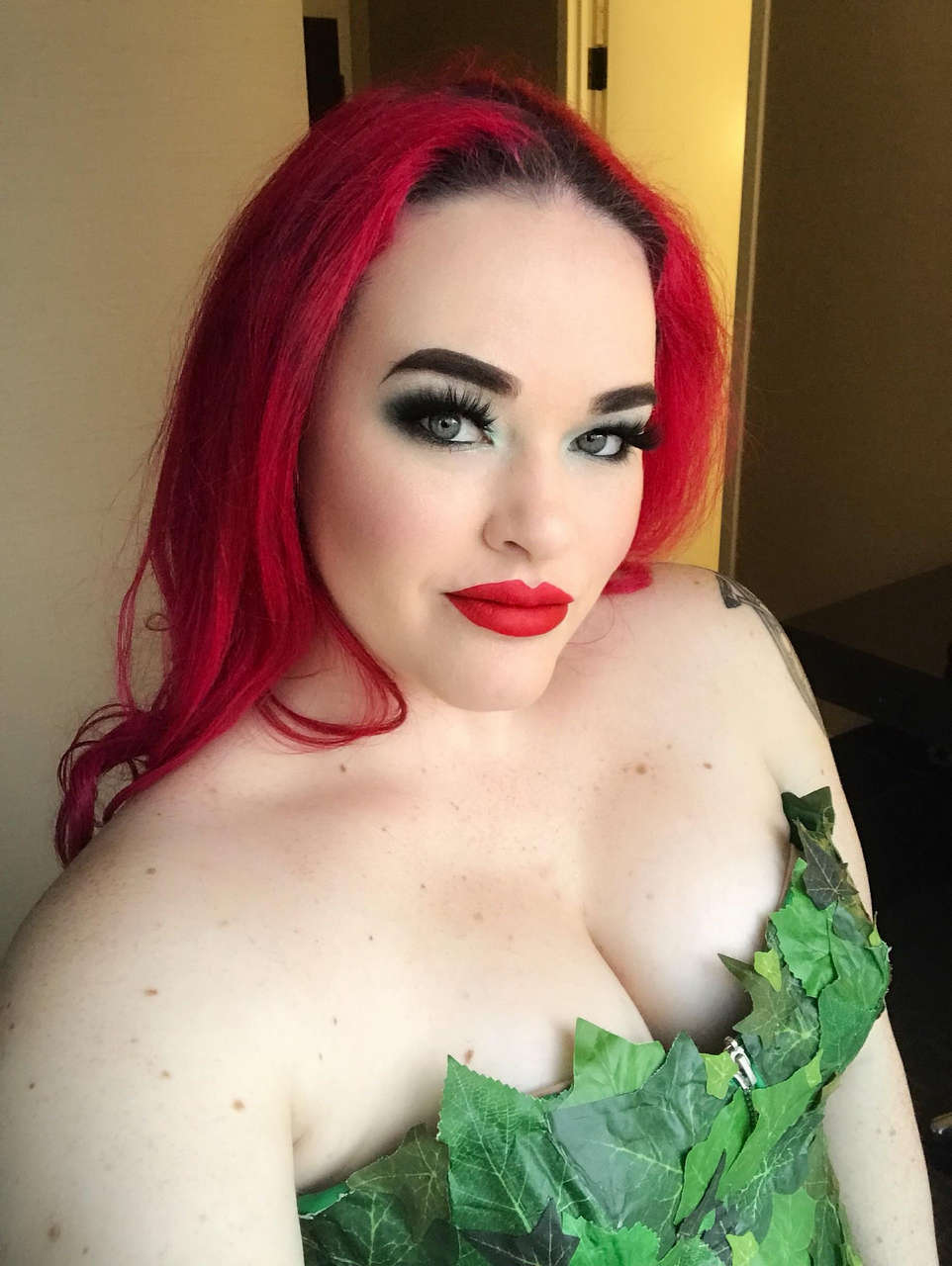 Self Poison Ivy From Toronto Comic Con I Dig How The Eye Makeup Turned Ou