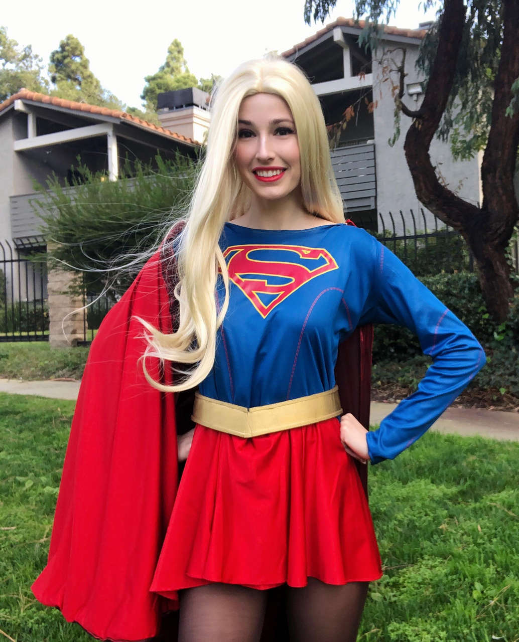 Supergirl Here To Save The Da