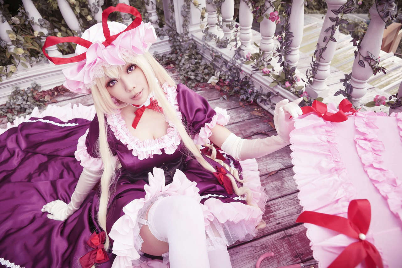 Touhou Project Skinny Legs And Taiwan Cosplayers Elys Naughty Yukari Costume Images