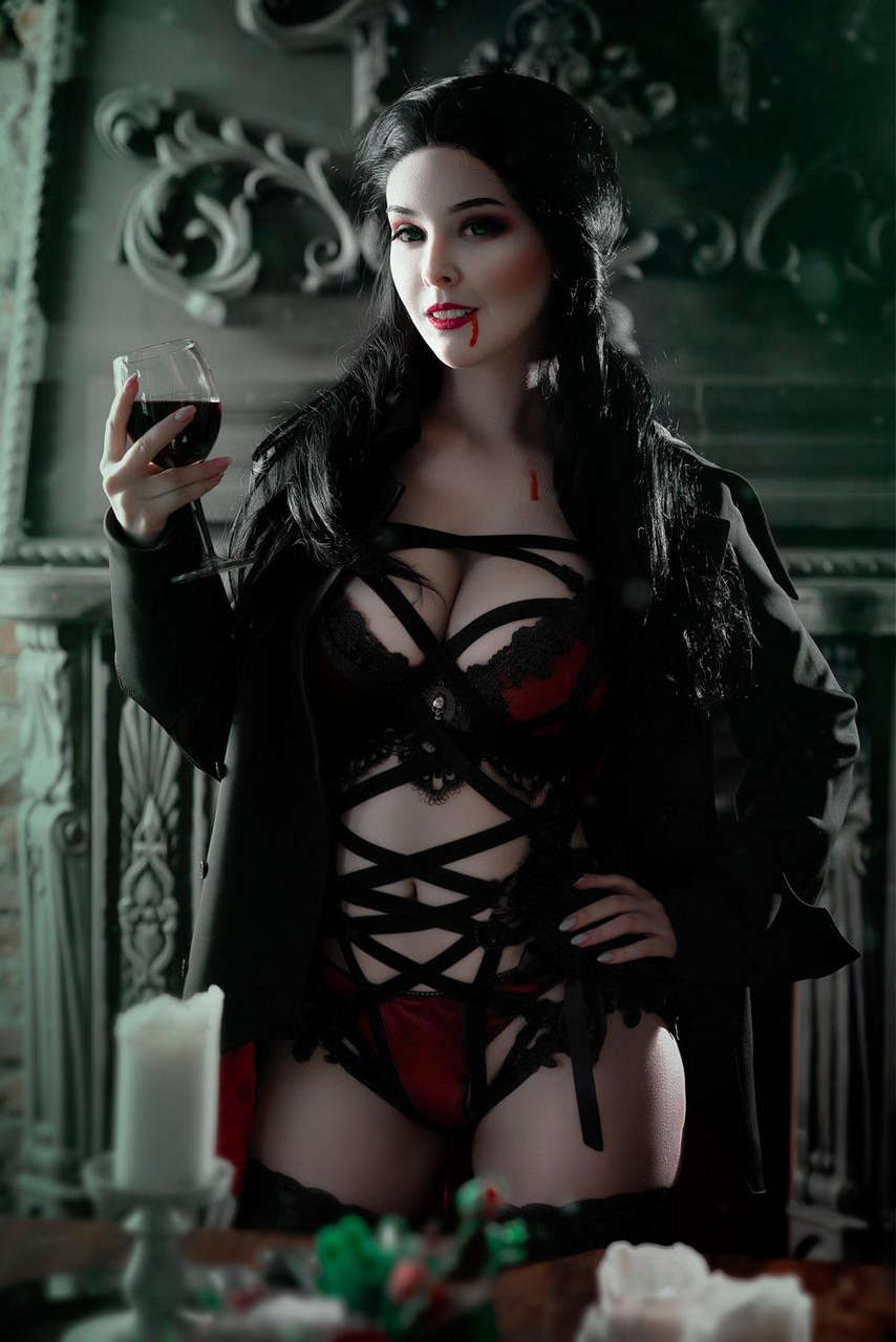Vampire Or Goth You Decide Cosplay By Helly Valentin