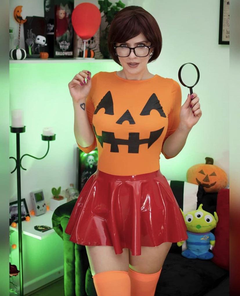 Velma Getting Ready For Halloween Purplemuffin