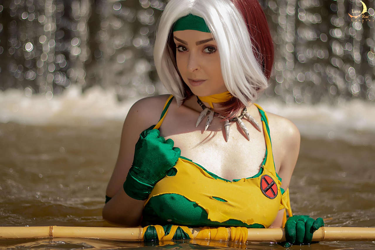 Wanna Take A Dip With Rogue Rogue Cosplay By Lunaraecospla