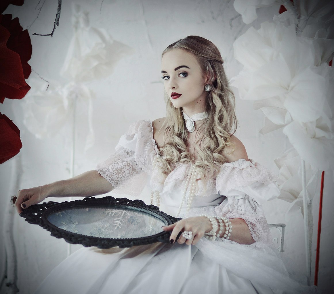 White Queen From Alice In Wonderland By Katssb