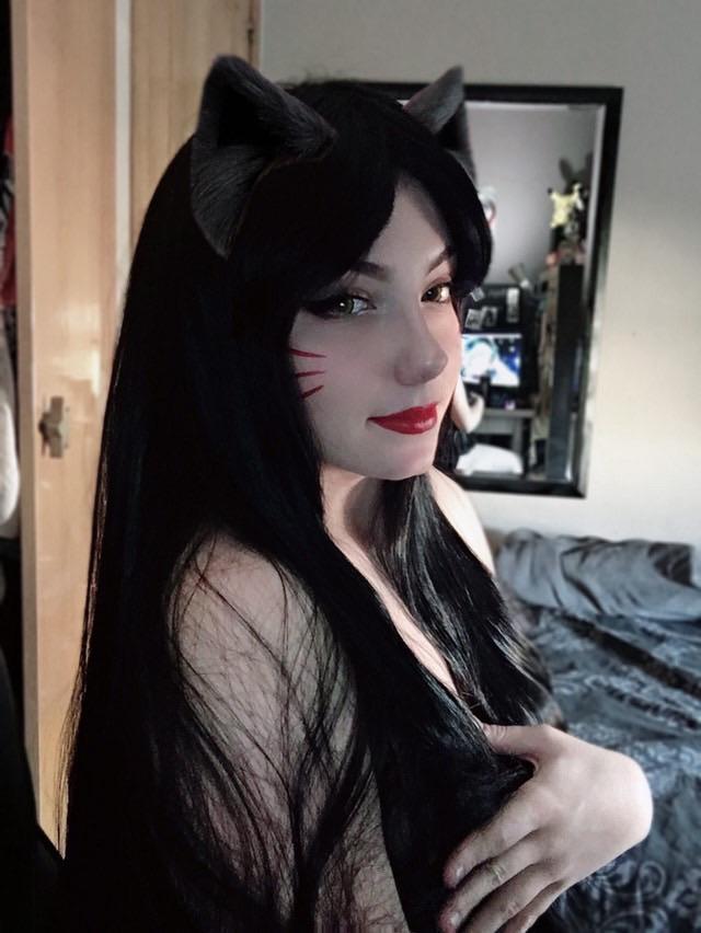 Who Wants To Feed This Hungry Fox Girl Ahri Cosplay By The Lovely Kuroish