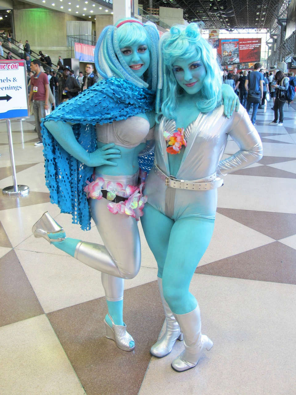 Alien Surfer Babes Xpost From Rcosplaygirl