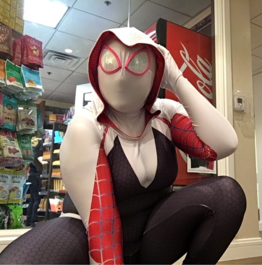 Also During The Con I Cosplayed As Spidergwen For