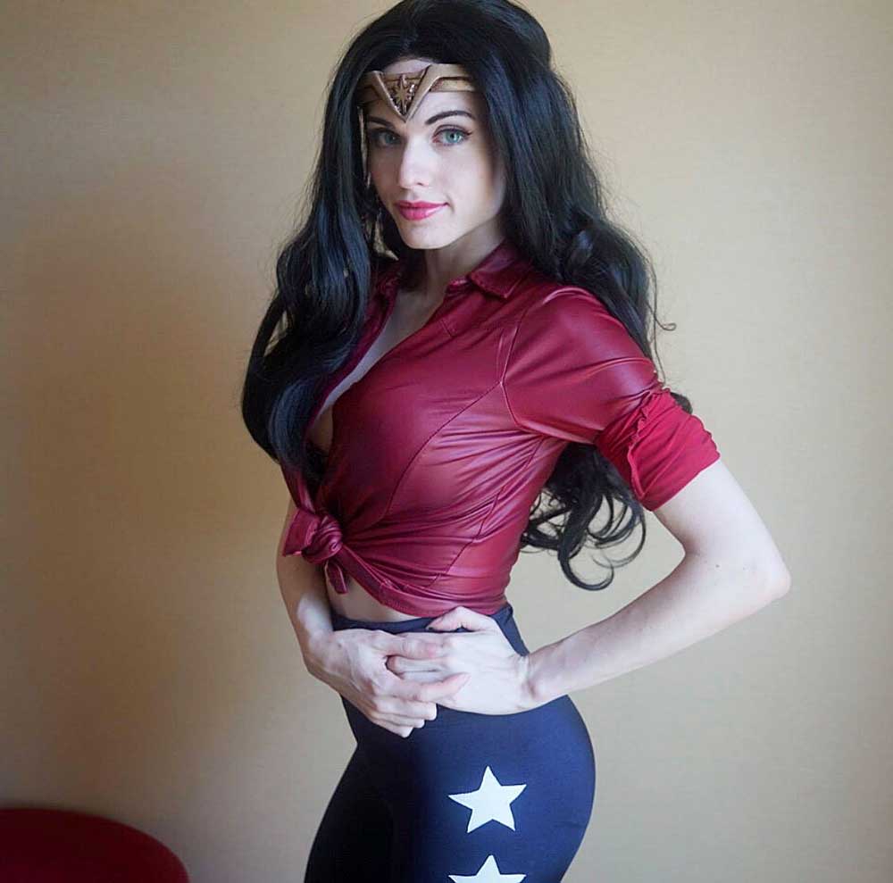 Amouranth Cosplay 15 Incredible Looks