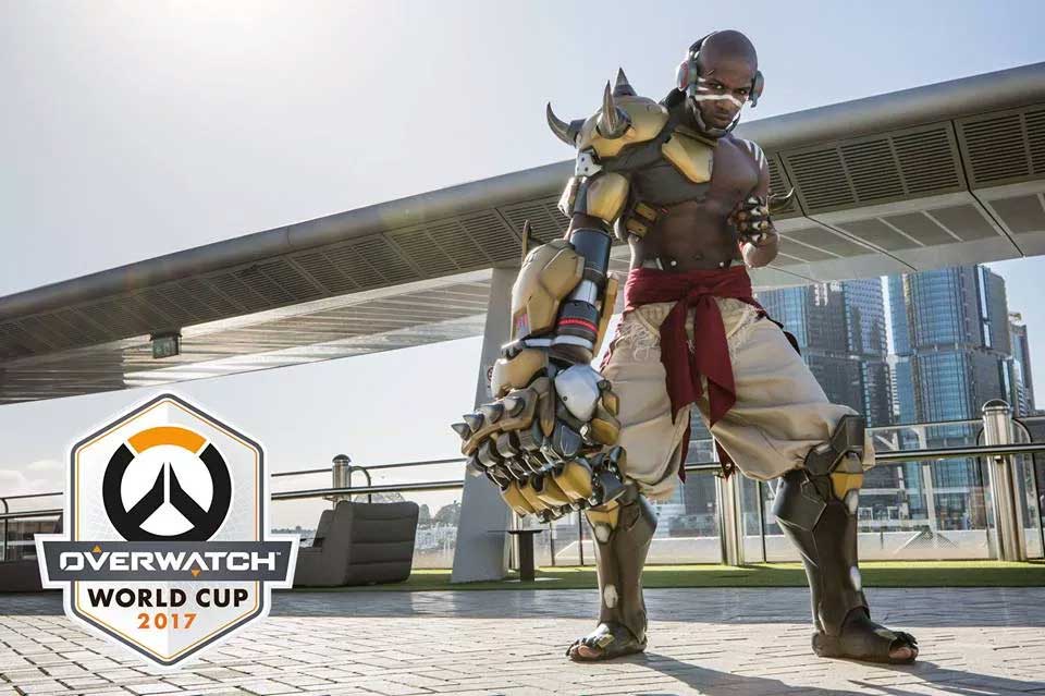 Blizzards Doomfist Shows Up At Comic Con Cosplay News Network 