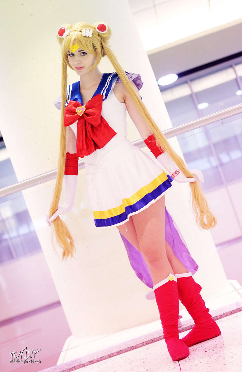 Cosplaygirl Sailor Moon By Elle Cosplay O