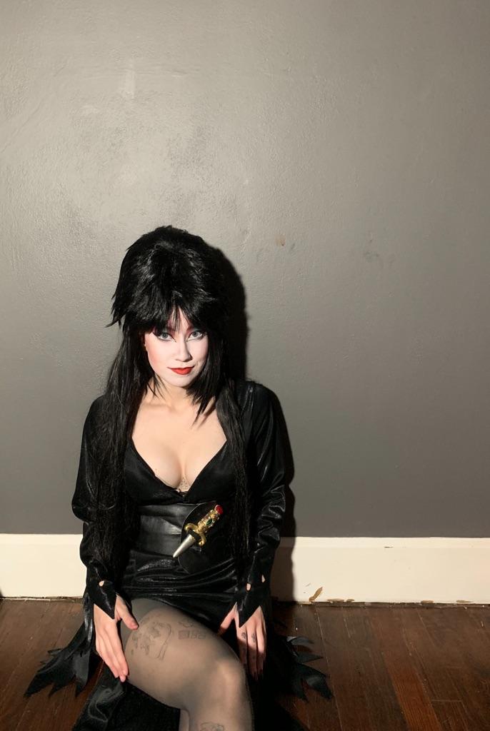 Elvira Mistress Of The Dark By Lazarettocosplay 0